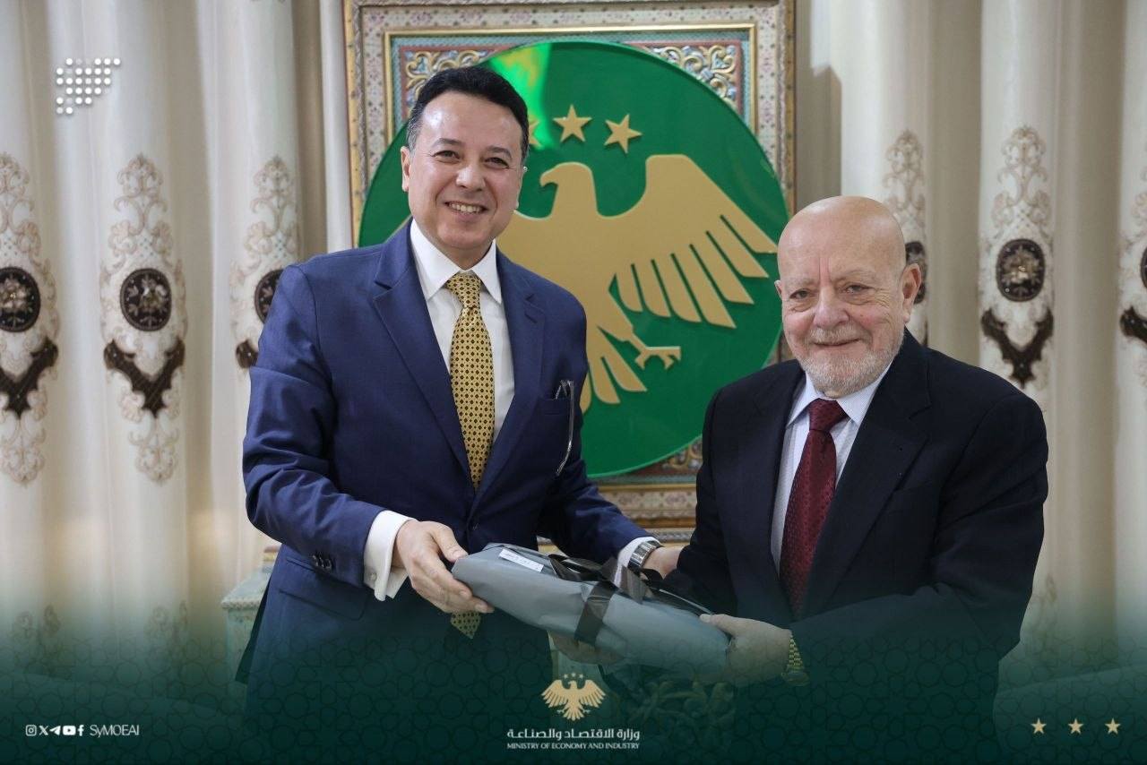 وزير الاقتصاد والصناعة يبحث مع القائم بأعمال السفارة المصرية في دمشق 