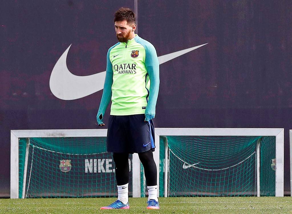 برشلونة يُجهز أكبر عروضه لإقناع ميسي بالتجديد